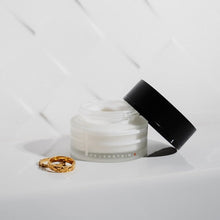 Lade das Bild in den Galerie-Viewer, Geschenkbox Facial Care
